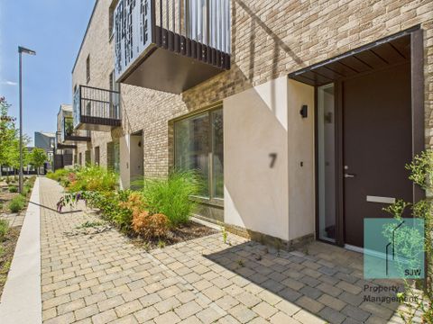 Huxley Row, Cambridge CB3