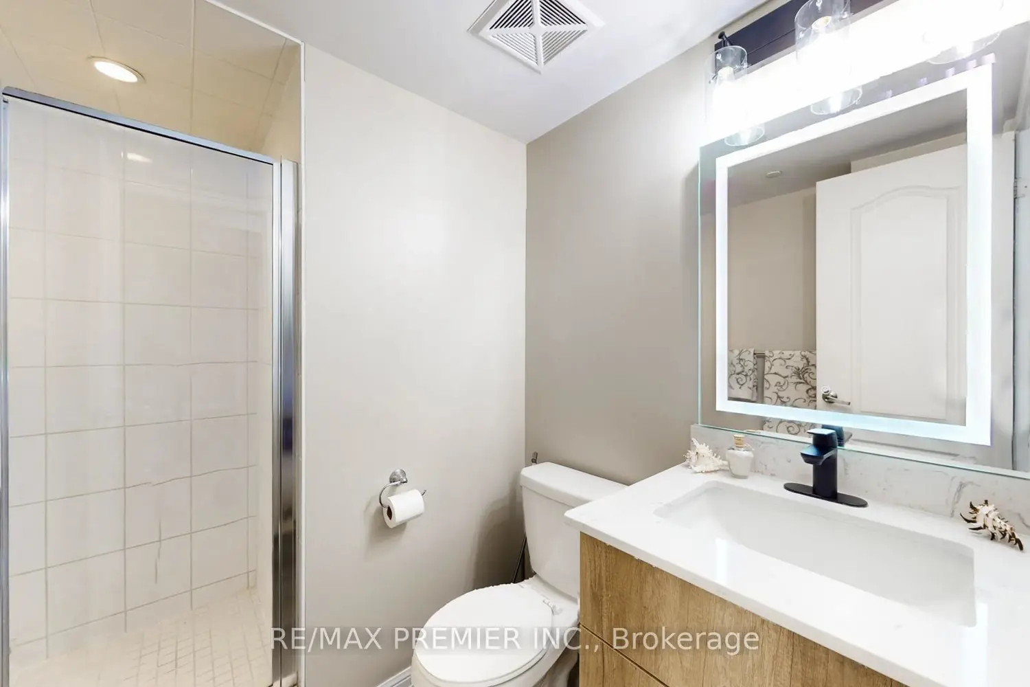 Additional image 16 of 9589 Keele Street 106