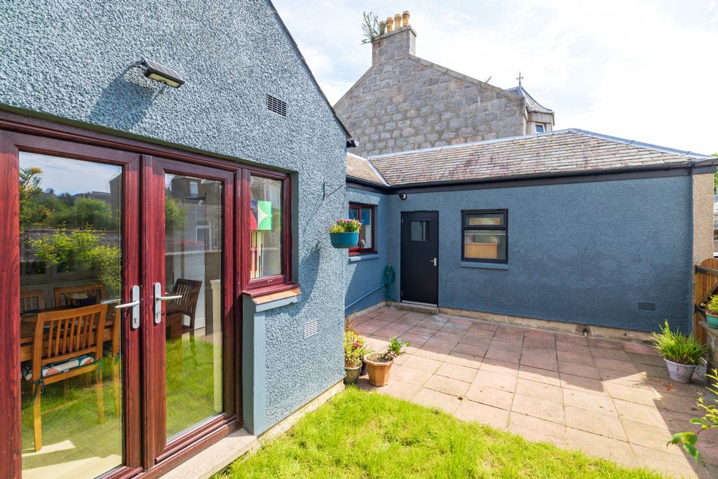 Additional image 10 of 5 bed semi-detached house to rentMile-End Place, Aberdeen AB15