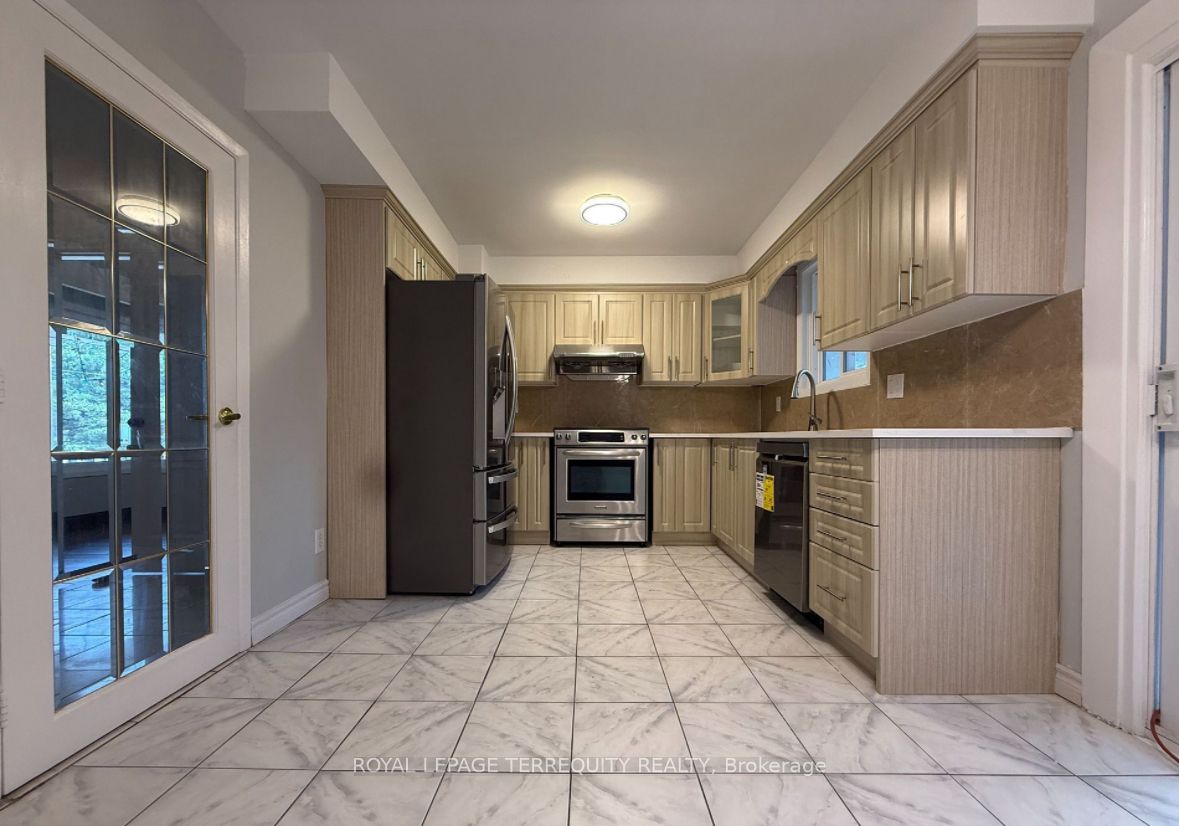 2 Axsmith Crescent, Toronto, ON, M2J 3K3