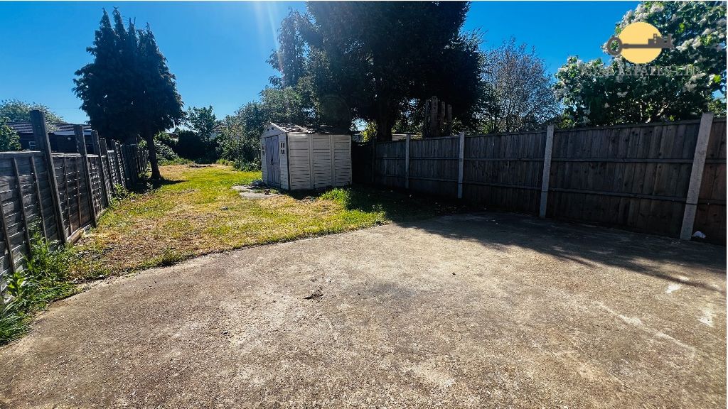 Additional image 2 of 5 bed shared accommodation to rentLinden Road, Luton LU4