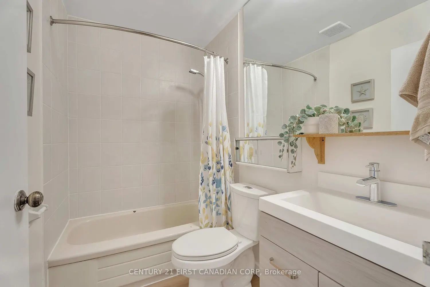 Additional image 16 of 600 Grenfell Drive 1010