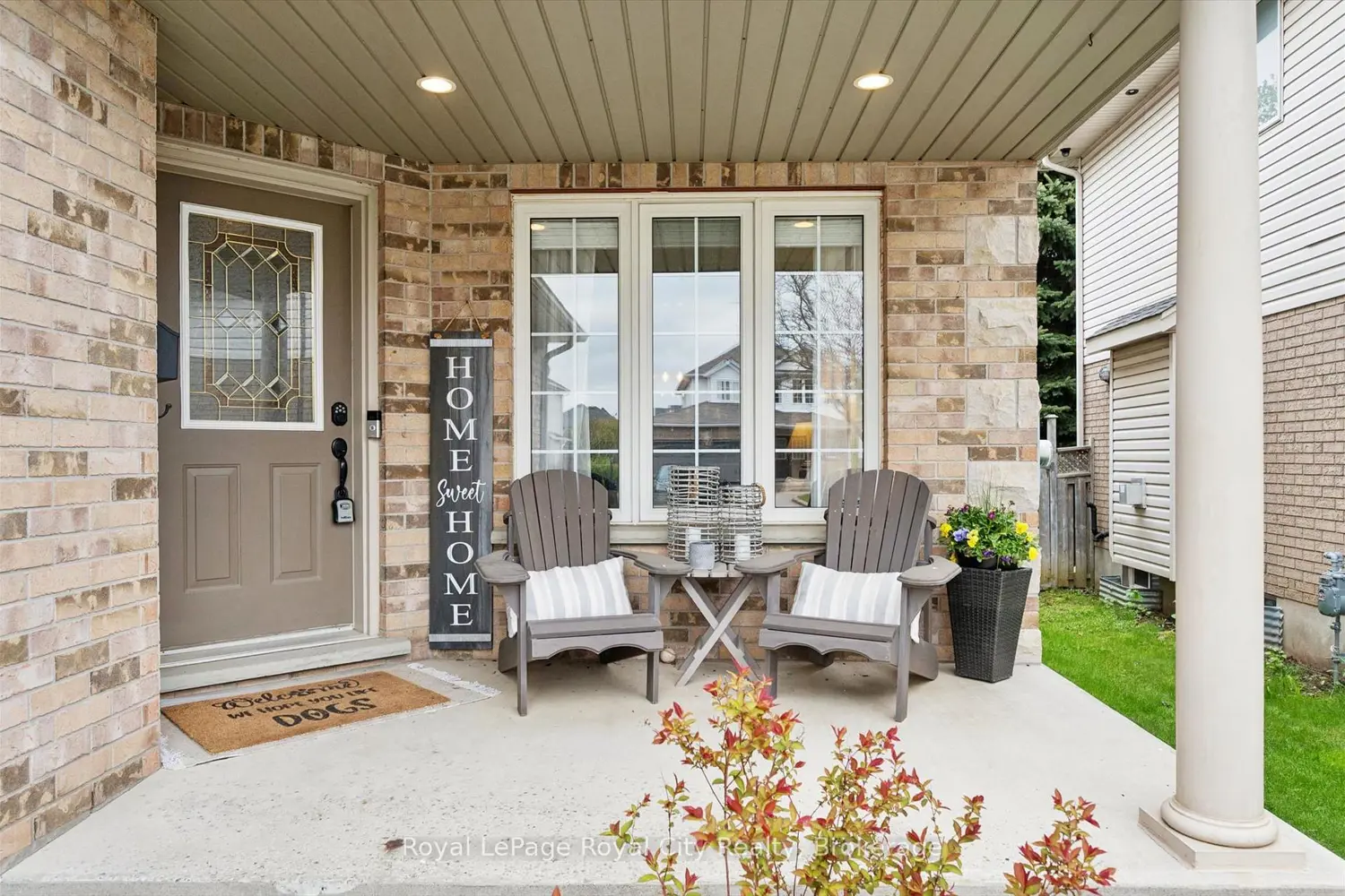 17 Carroll Crescent photo 2