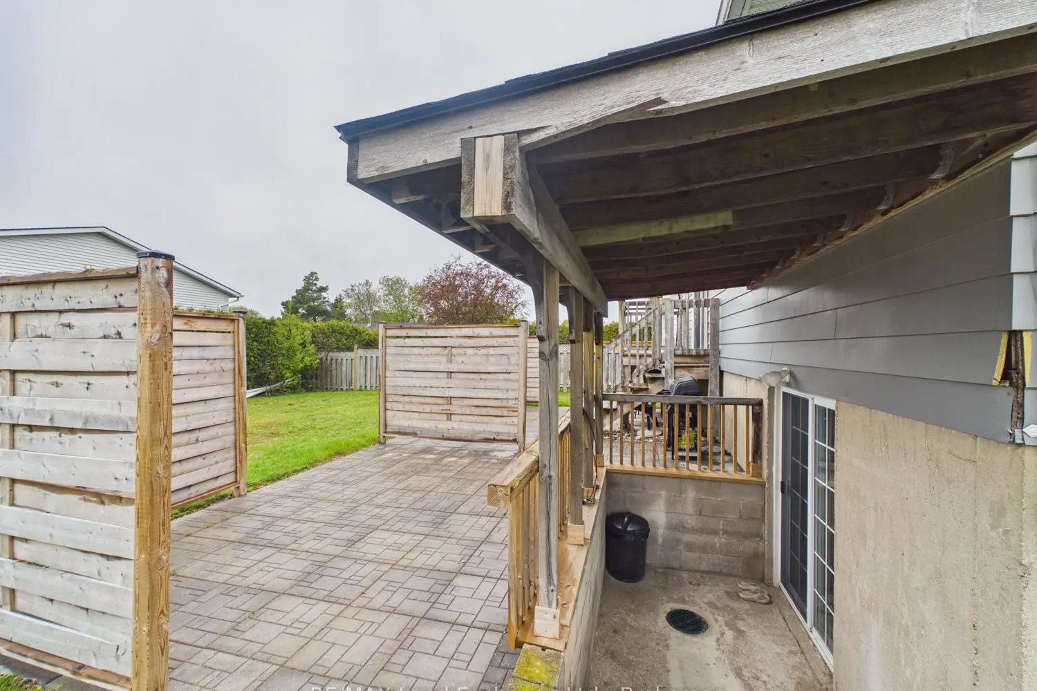 490 St Albert Street photo 3