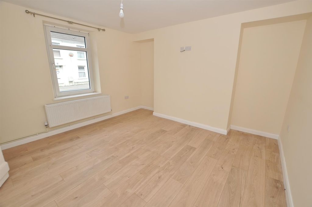 Additional image 2 of 3 bed terraced house to rentSpring Gardens, Whitland SA34