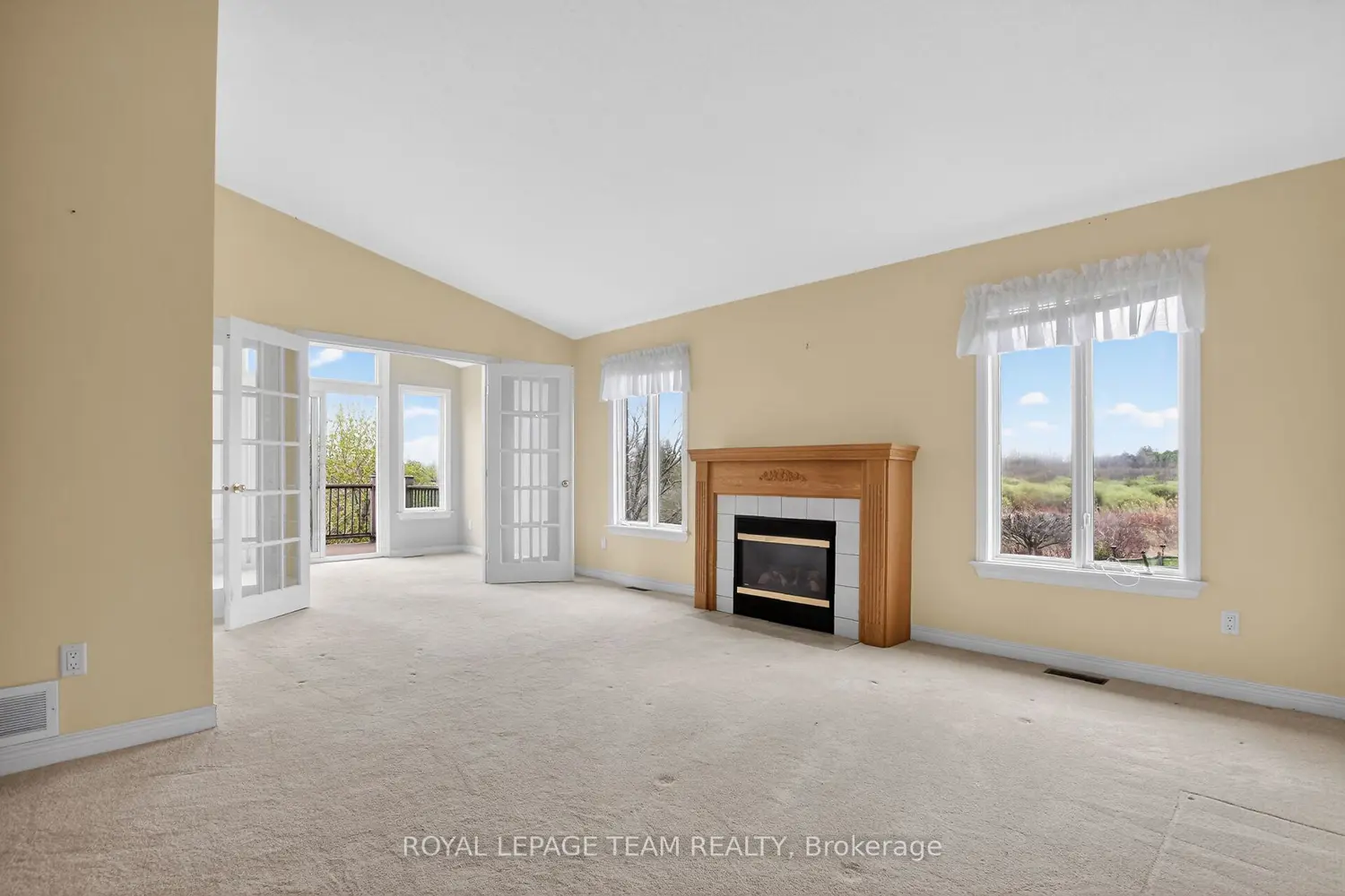 78 Amberlakes Drive photo 5