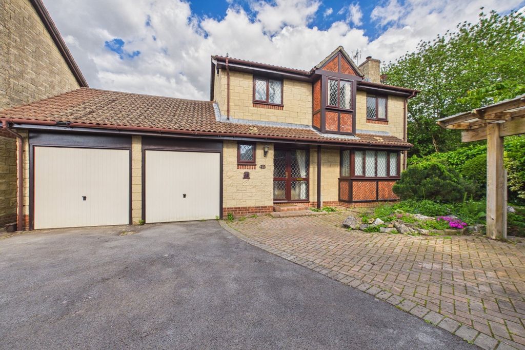 4 bed detached house to rentRowan Way, Langford, North Somerset BS40