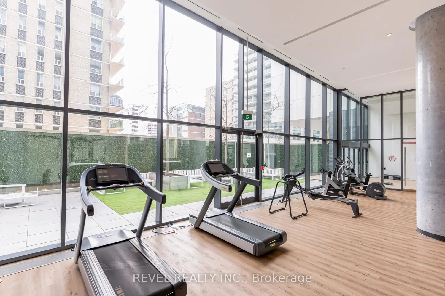 Additional image 17 of 185 Roehampton Avenue 609
