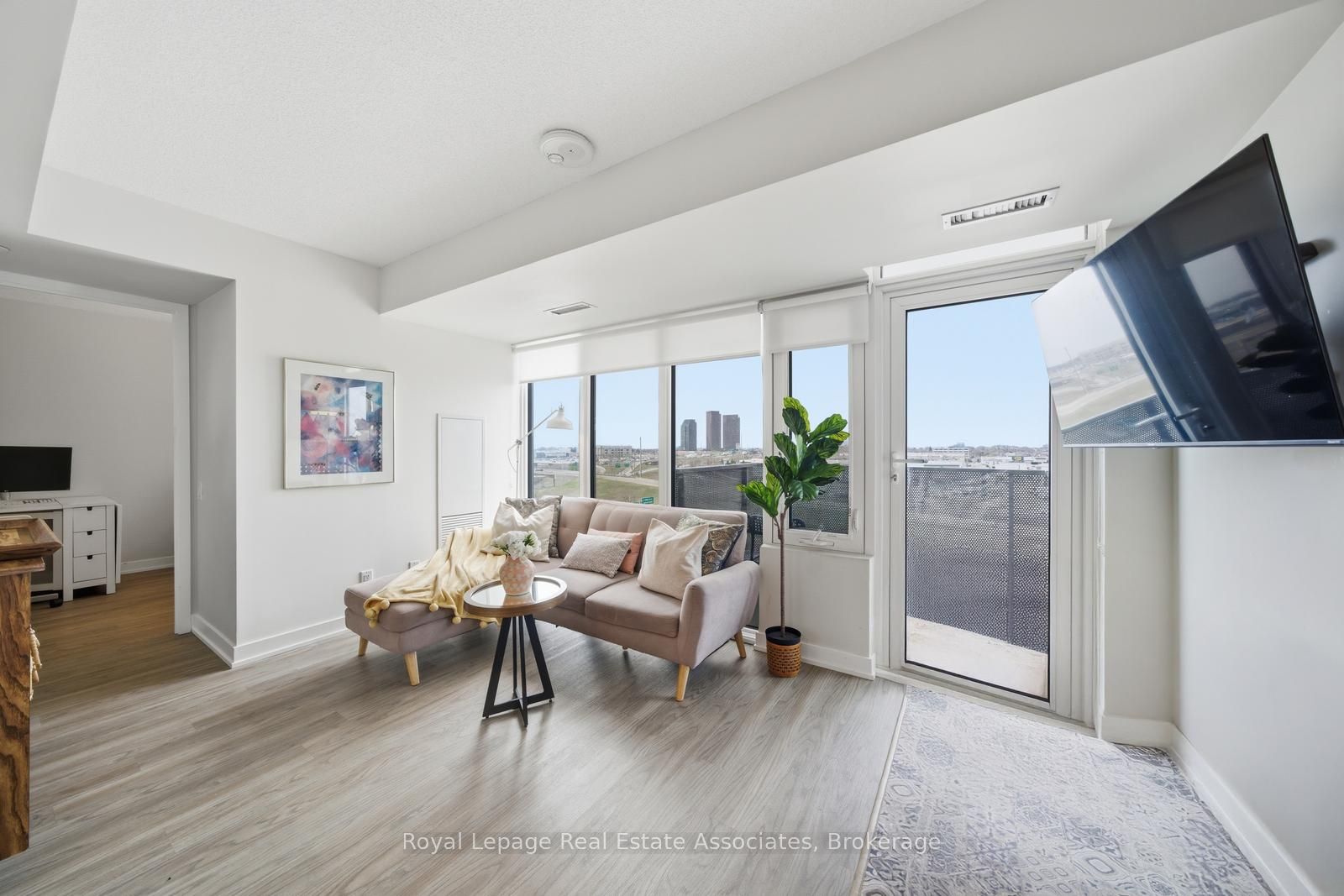 Additional image 2 of 807-38 Monte Kwinter Court, Toronto, ON, M3H 0E2