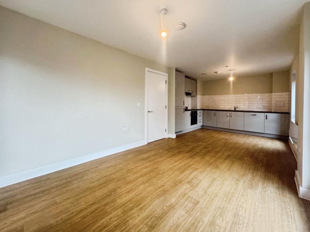 Additional image 4 of 2 bed flat to rentNewbury, Berkshire RG14