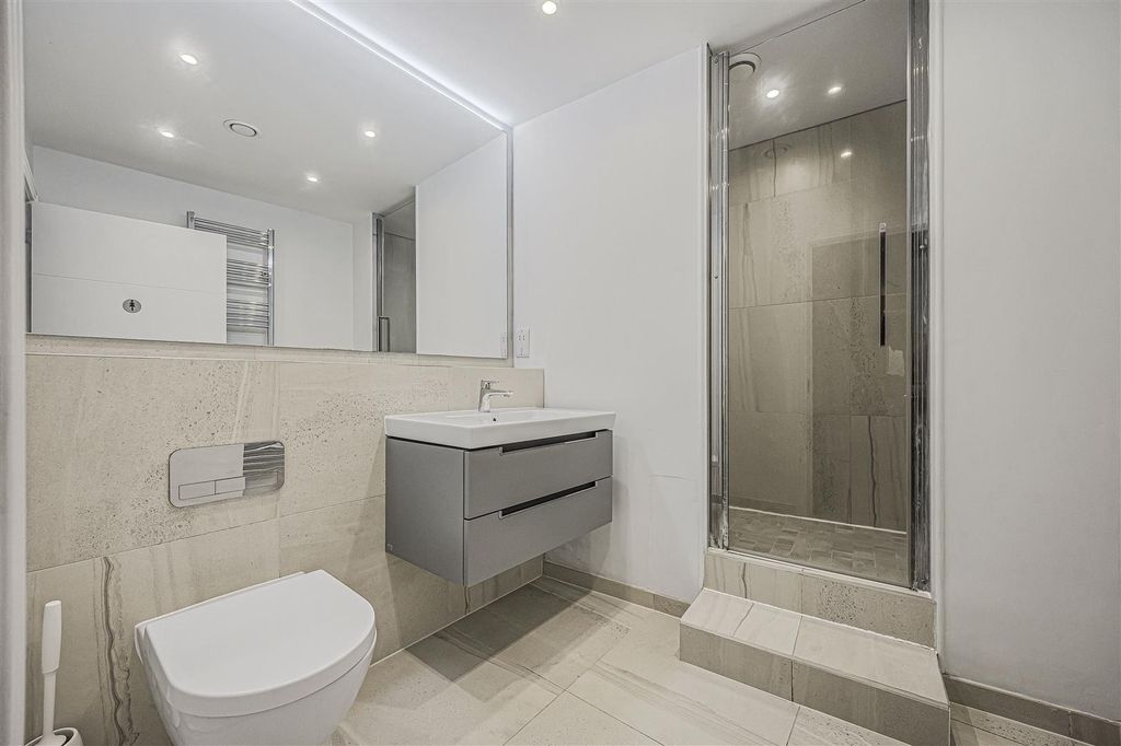 Additional image 10 of 2 bed flat for saleMarlow House, Marlow Road, Maidenhead SL6