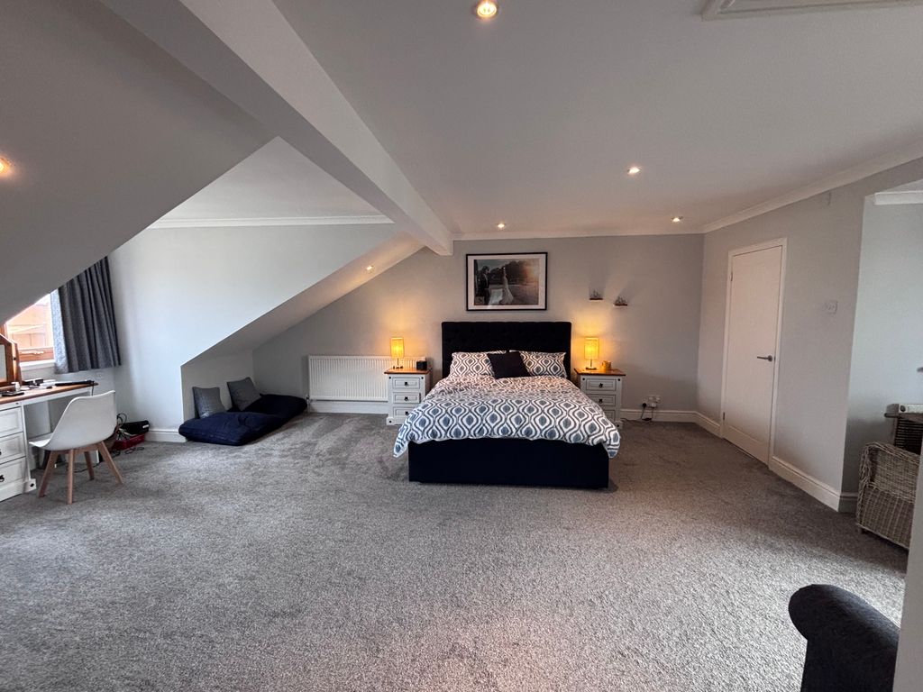 Additional image 8 of 4 bed detached house to rentAdrian Close, Porthcawl CF36