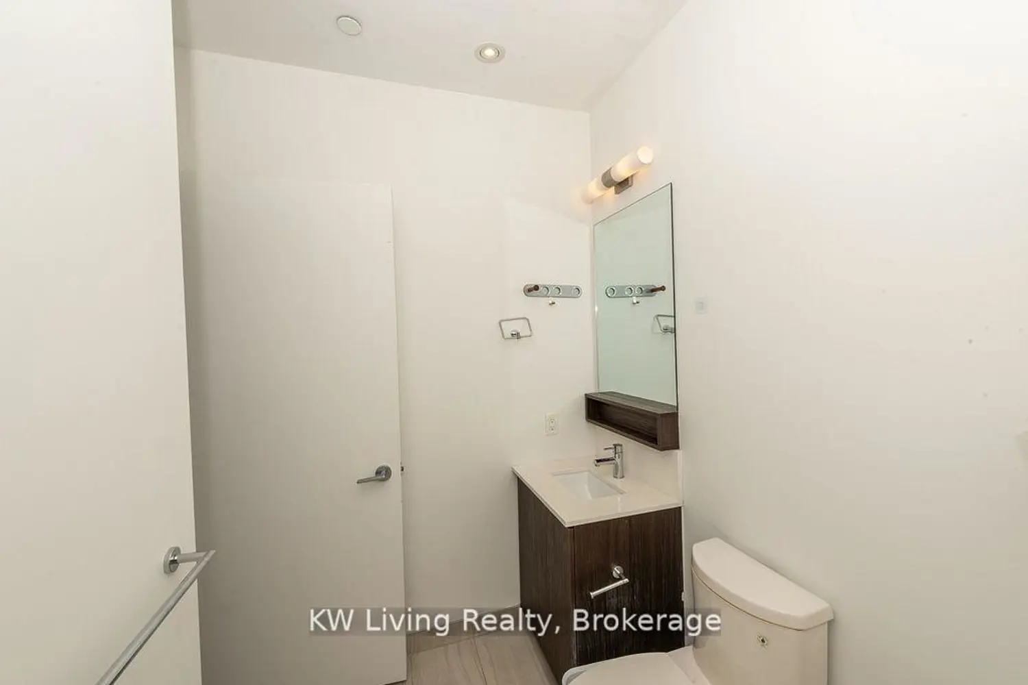 Additional image 11 of 898 Portage Parkway 3302