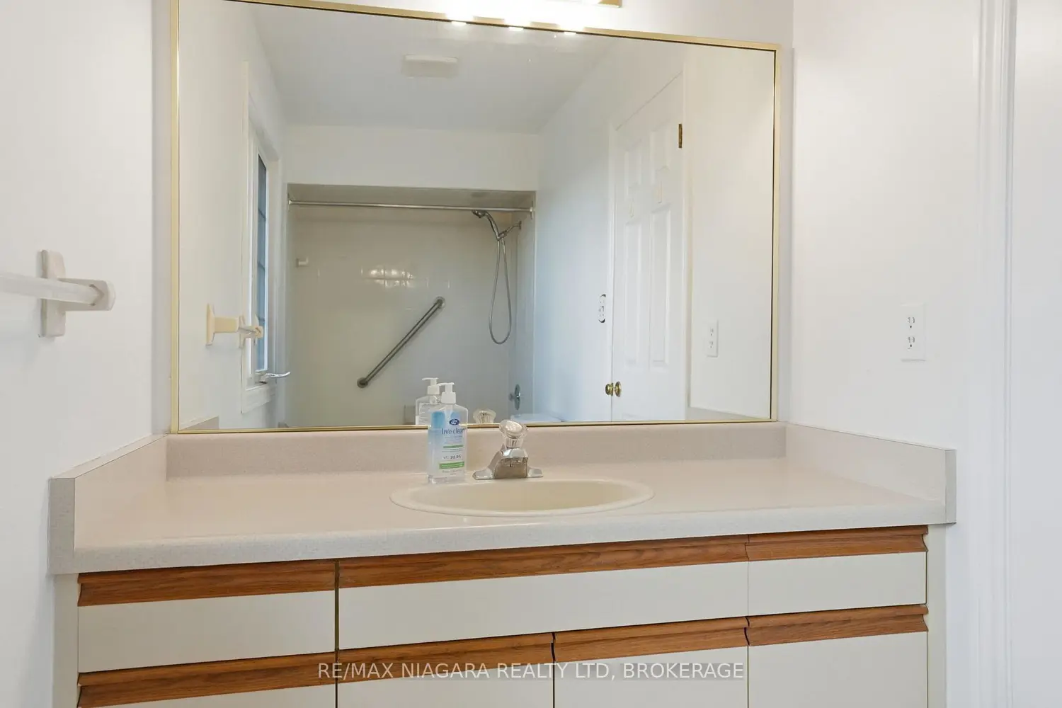 Additional image 11 of 2720 Mewburn Road 25