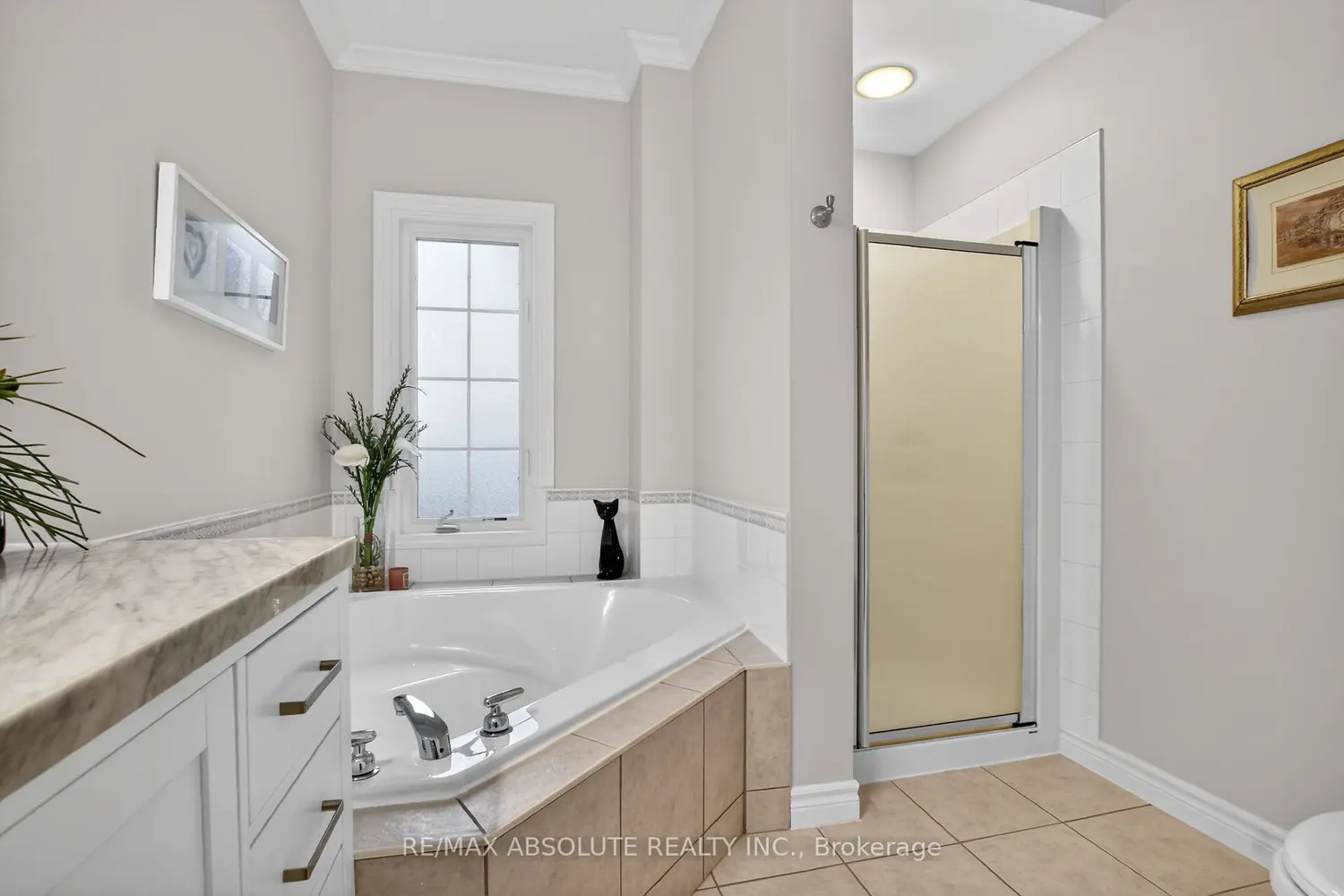 Additional image 11 of 19 Goldora Private