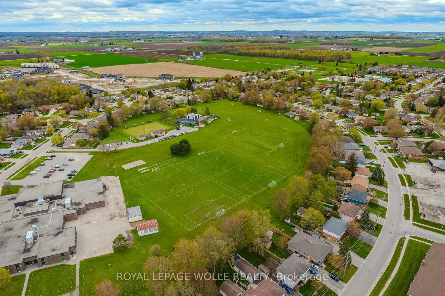 Additional image 18 of 105 Oriole Parkway