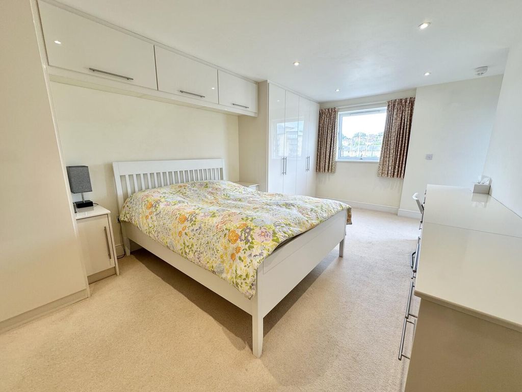 Additional image 9 of 2 bed flat to rentMerchant Sq, Portishead BS20