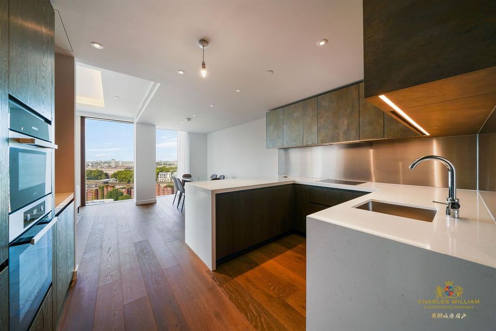 Additional image 5 of 3 bed flat to rentApartment B, 8 Carnation Way, London SW8