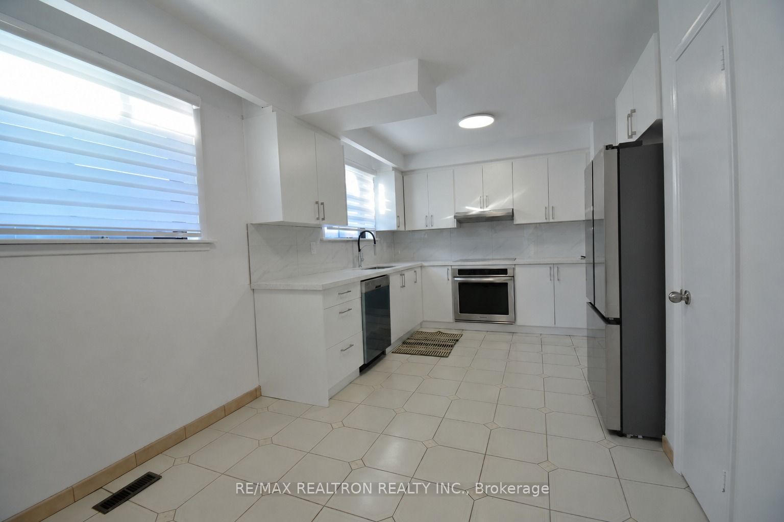 Additional image 3 of 46 Conamore Crescent, Toronto, ON, M3J 1H4