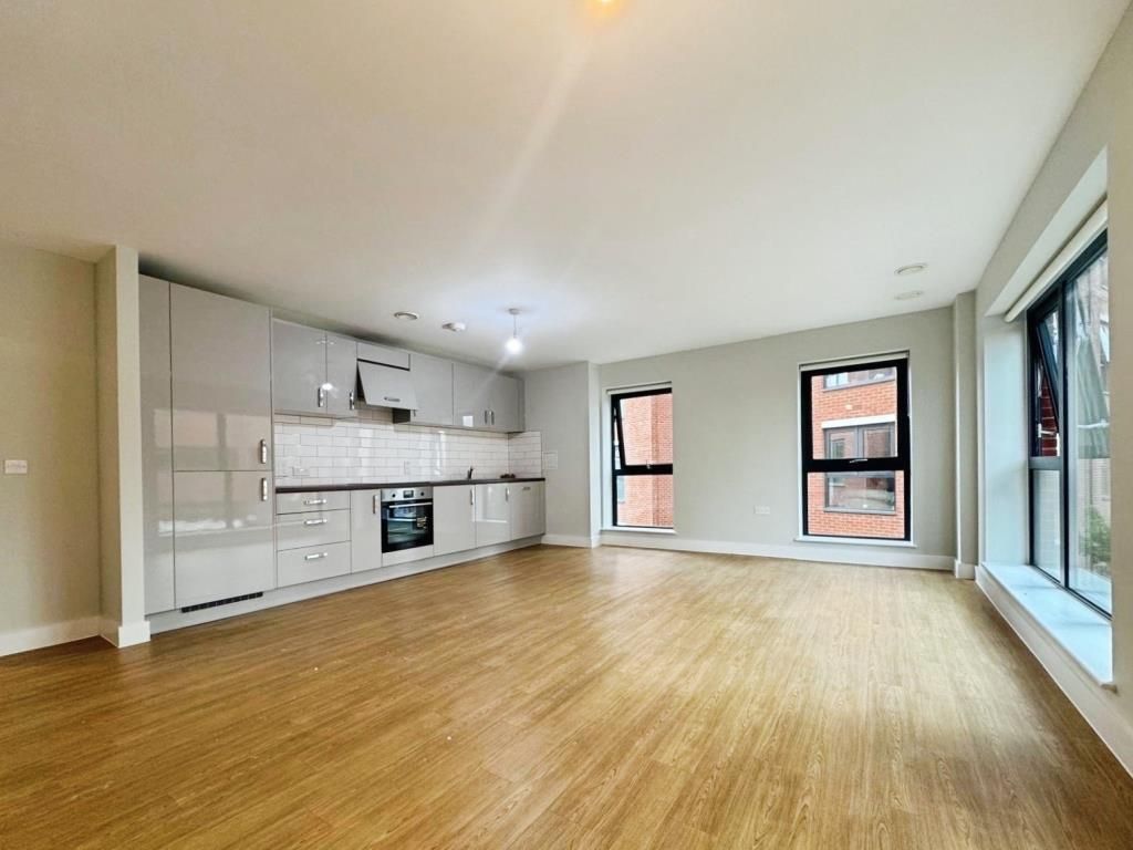 Additional image 2 of 2 bed flat to rentNewbury, Berkshire RG14
