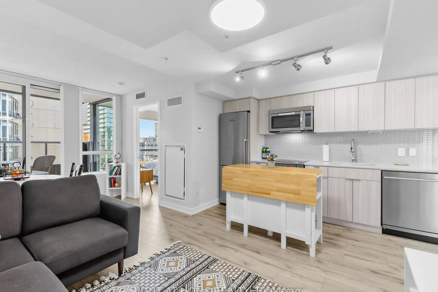 295 Adelaide Street 1210