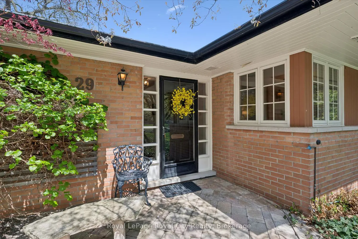 29 Lynwood Place photo 3