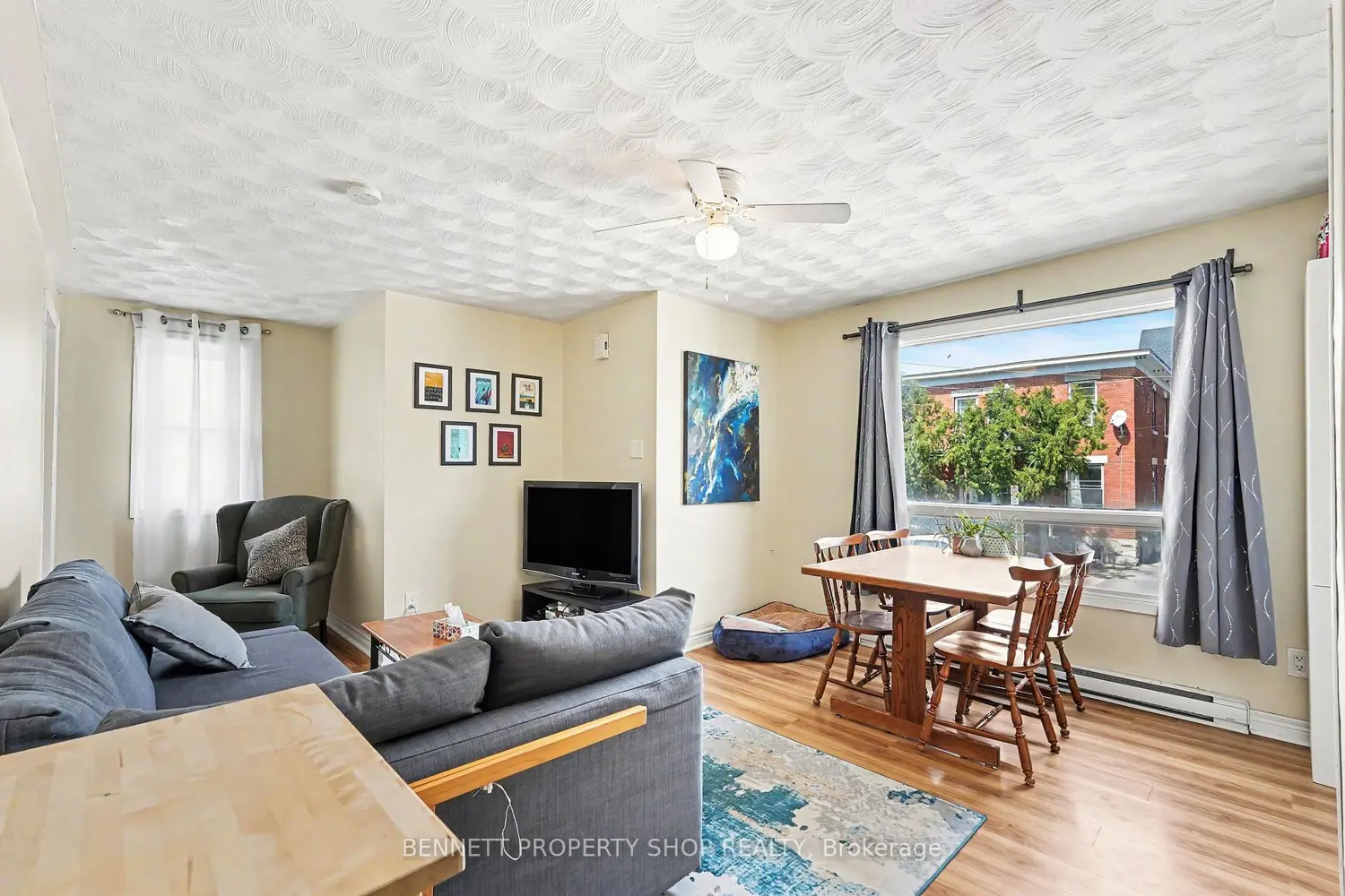 136 Glenora Street photo 3