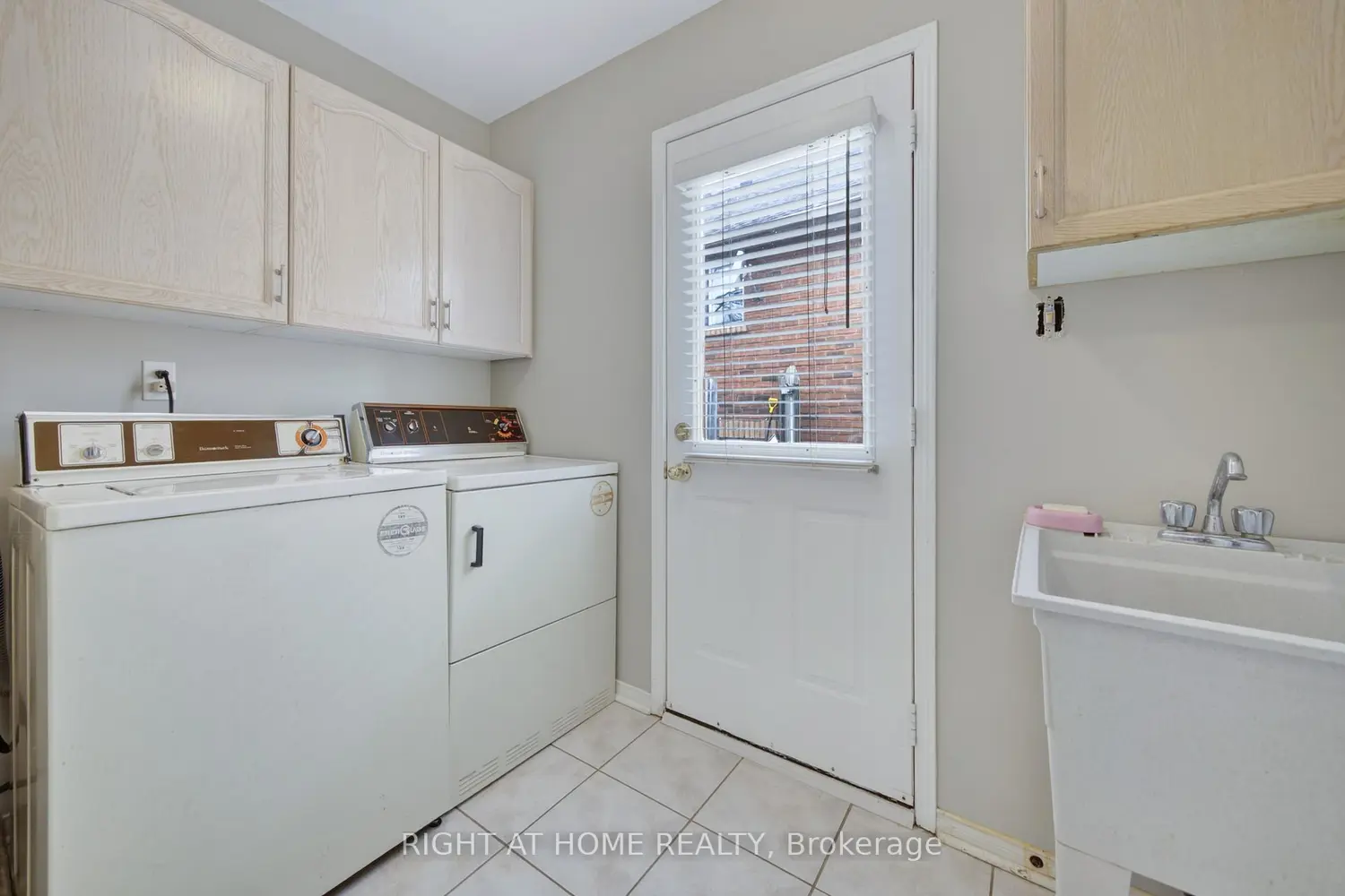 Additional image 10 of 1338 Vincent Crescent