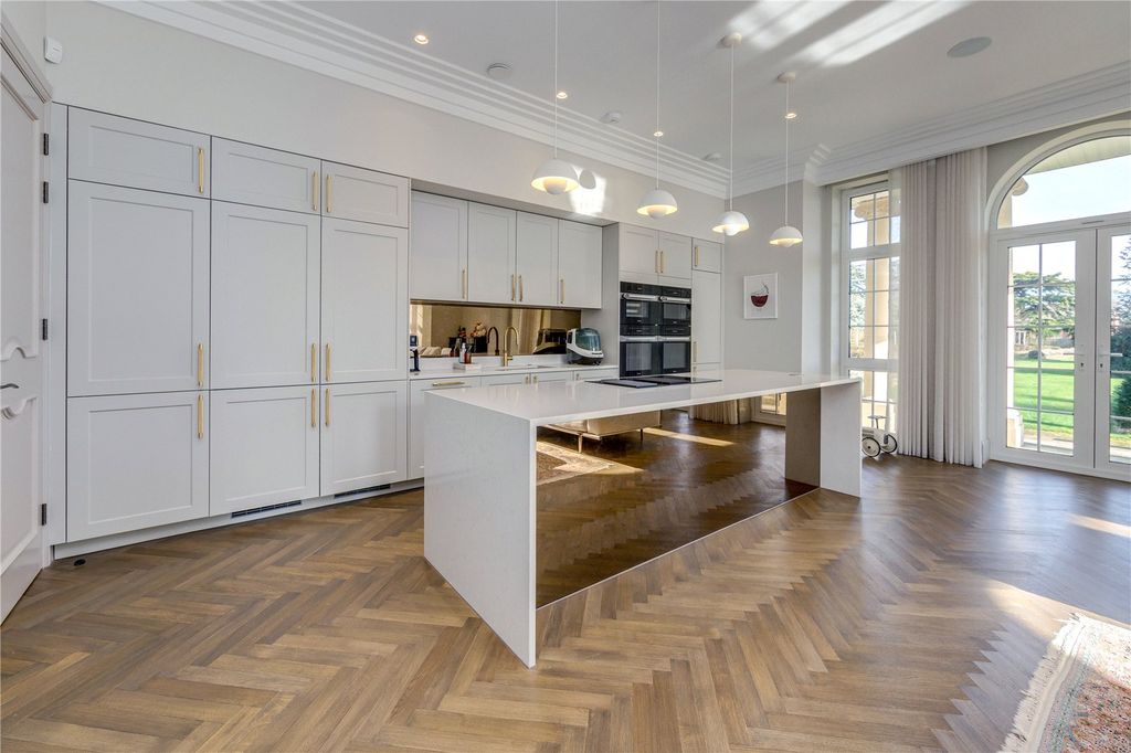 Additional image 10 of 2 bed flat for saleHanstead House, Bricket Wood, St Albans AL2