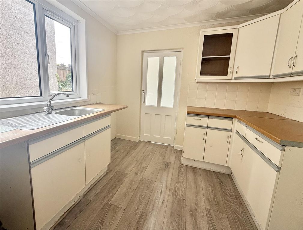 Additional image 7 of 3 bed property to rentLaws Street, Pembroke Dock SA72