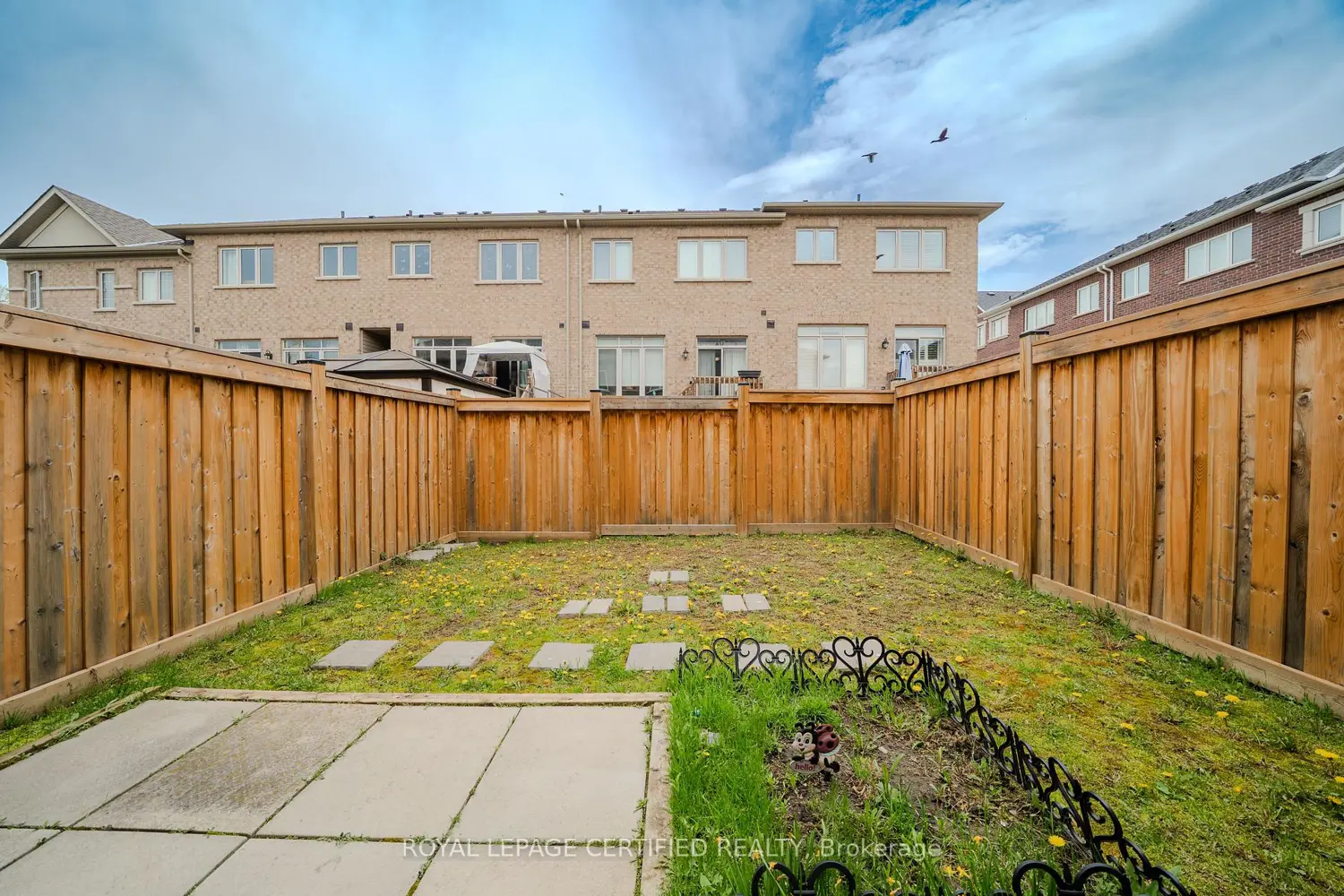 Additional image 8 of 71 Rimrock Crescent