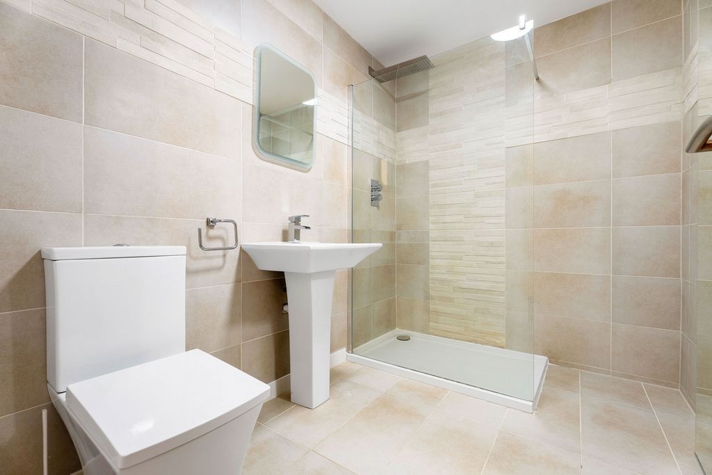 Additional image 12 of 2 bed flat to rentRegent Grove, Leamington Spa, Warwickshire CV32