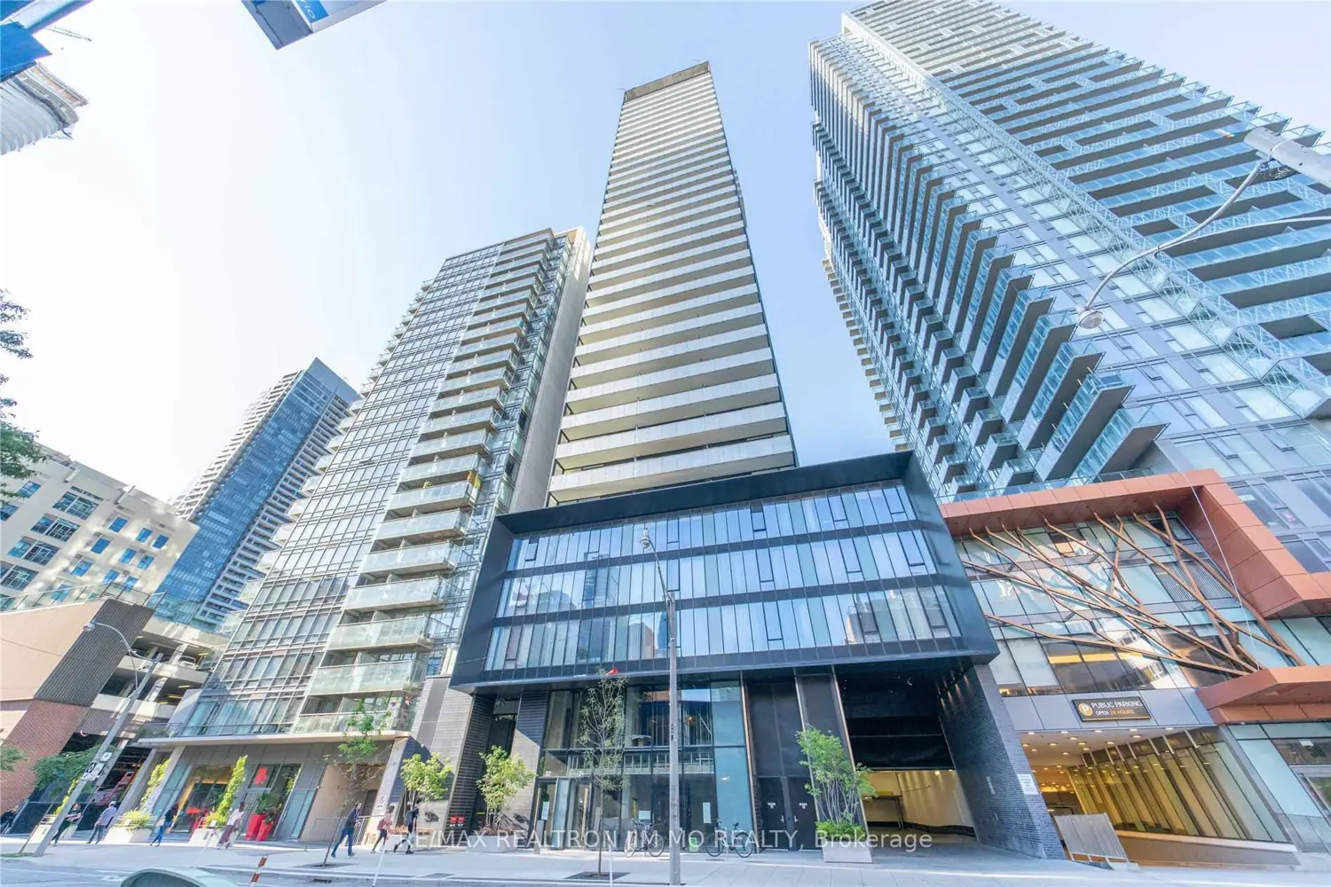 28 Wellesley Street 706 photo 2
