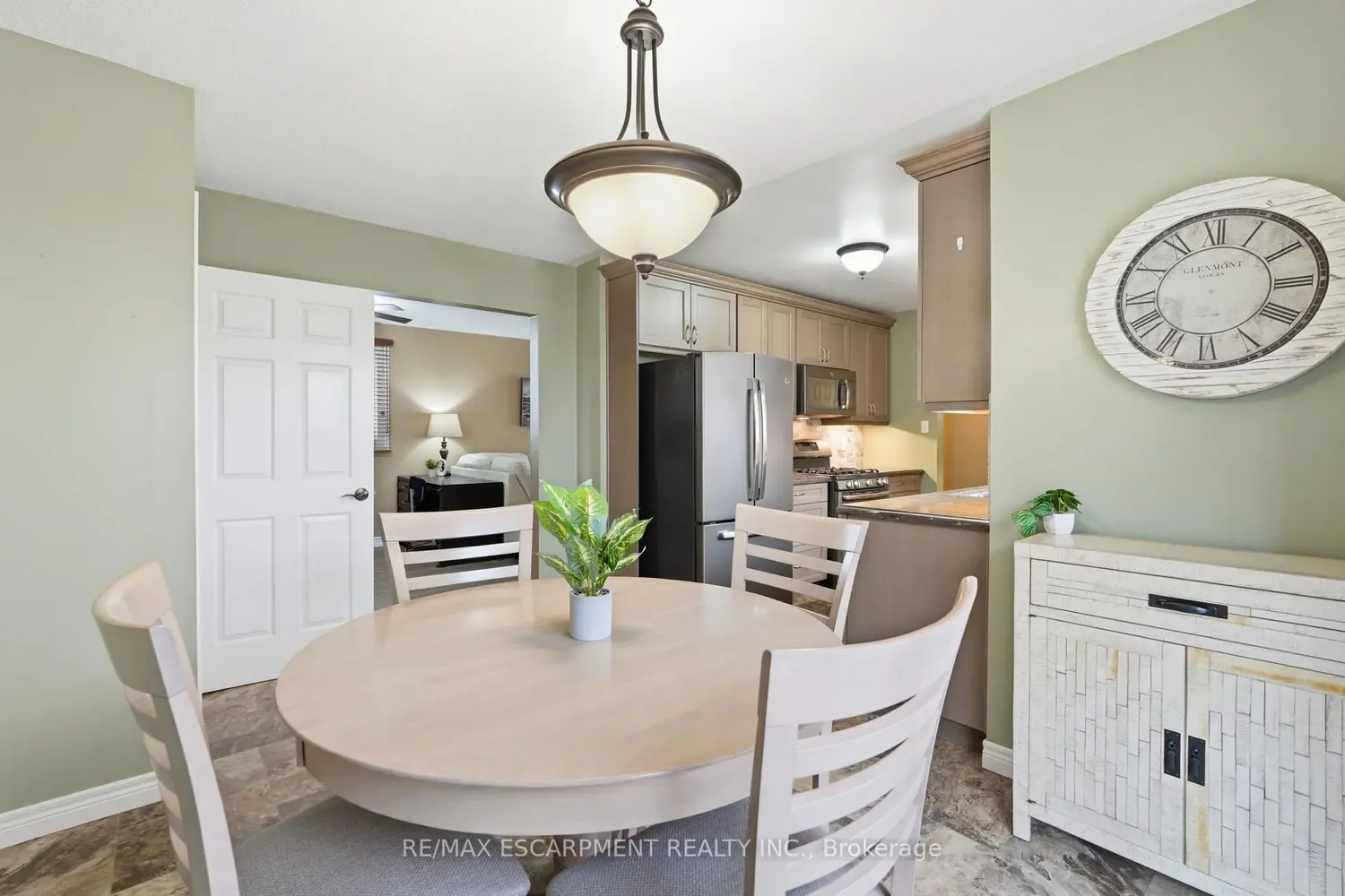 Additional image 4 of 300 Eaglewood Drive