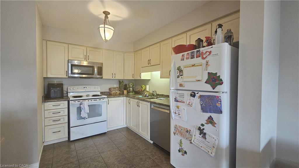 Additional image 4 of 216 Featherstone Crescent, Kitchener, ON, N2R 1Z3