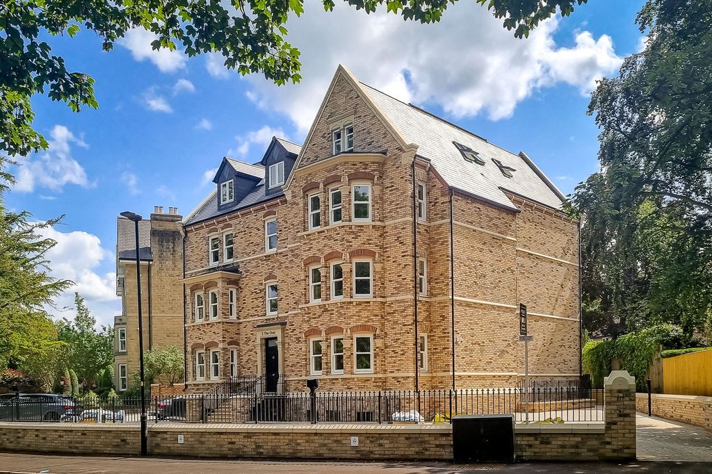 2 bed flat to rentThe Oval, Harrogate HG2