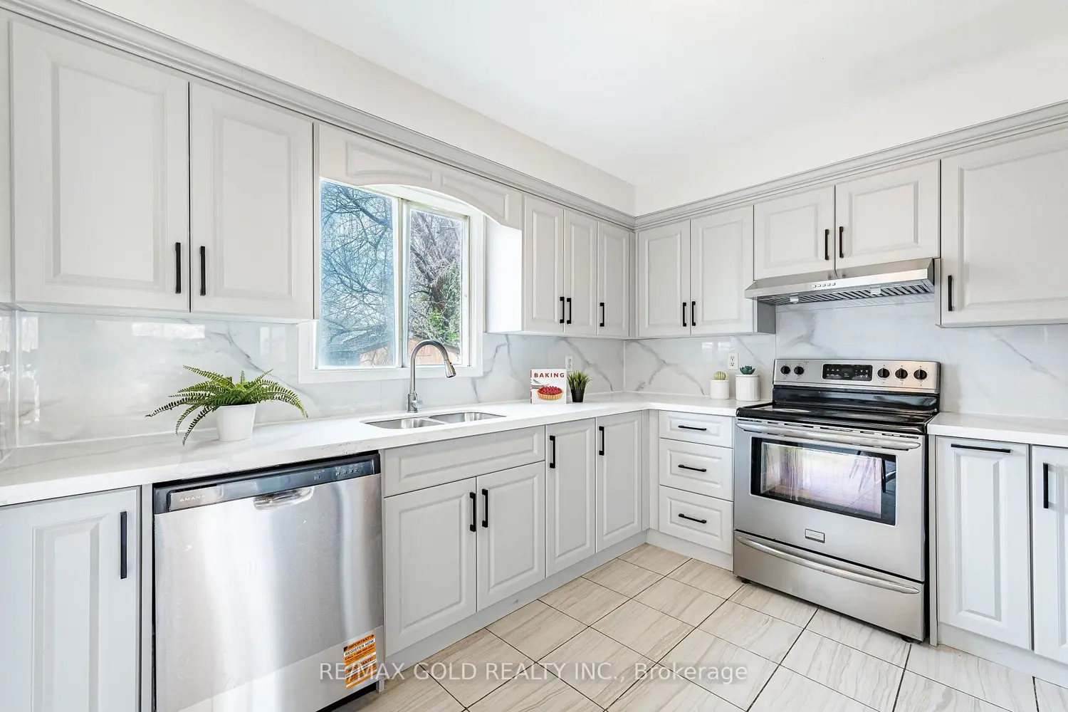 Additional image 16 of 92 Moffatt Avenue