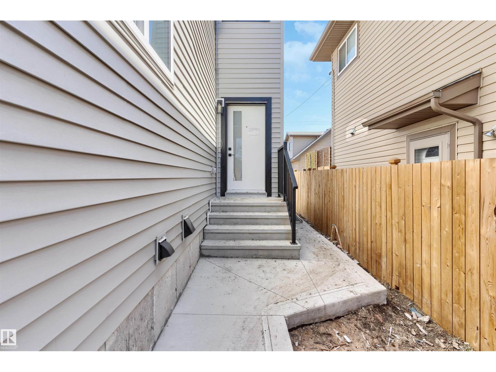 Additional image 3 of 11229 96 Street NW, Edmonton, AB, T5T1G1