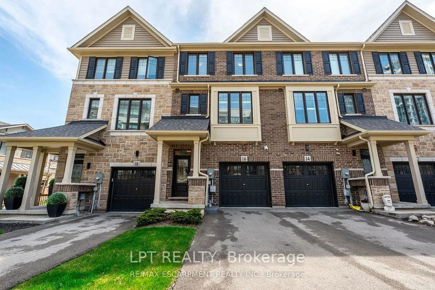 Additional image 2 of 16 Place Polonaise Drive