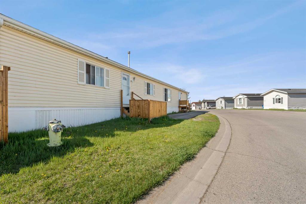 Additional image 4 of 300-1101 84 Street NE, Calgary, AB, T2A 7X2