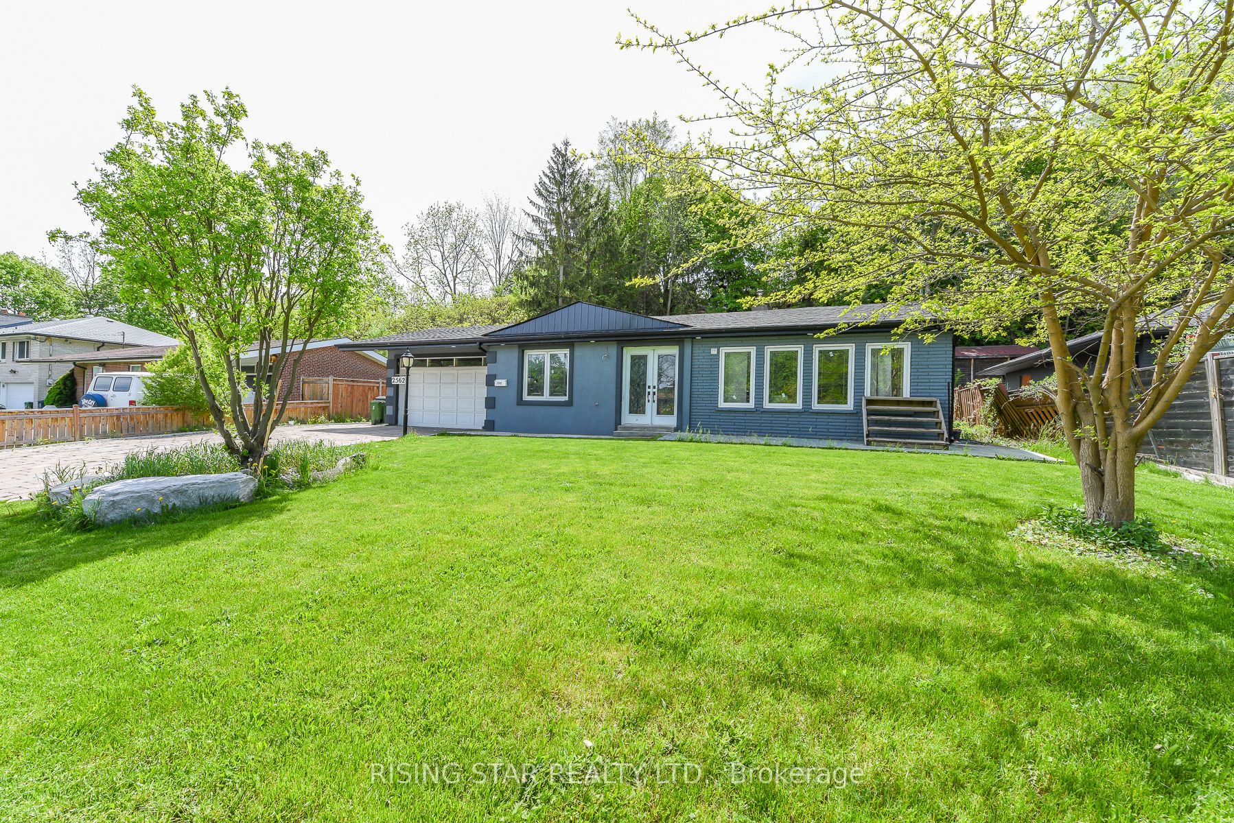 2562 Islington Ave Avenue W, Toronto, ON, M9V 2X2