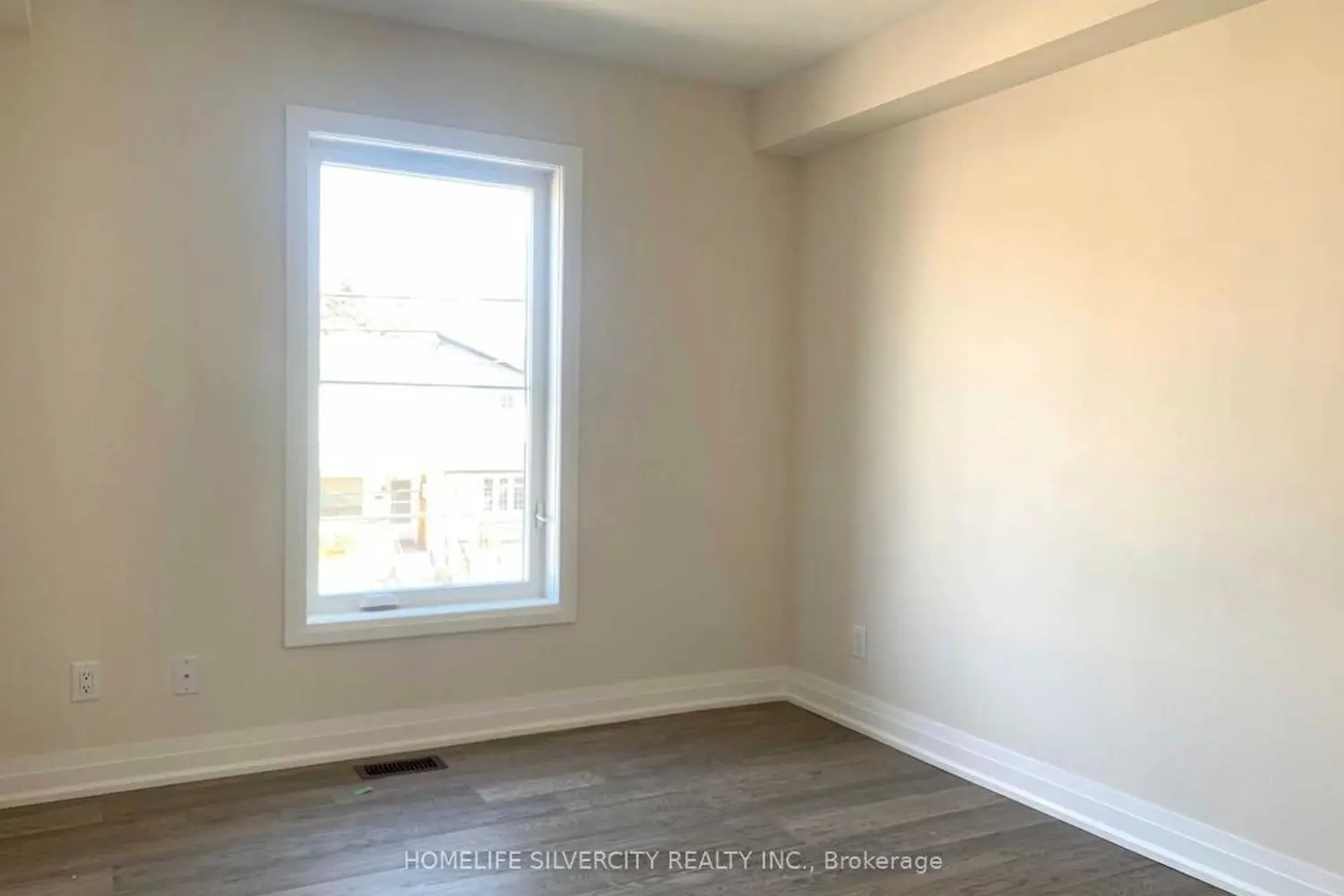 35 Somers Avenue 1 photo 4