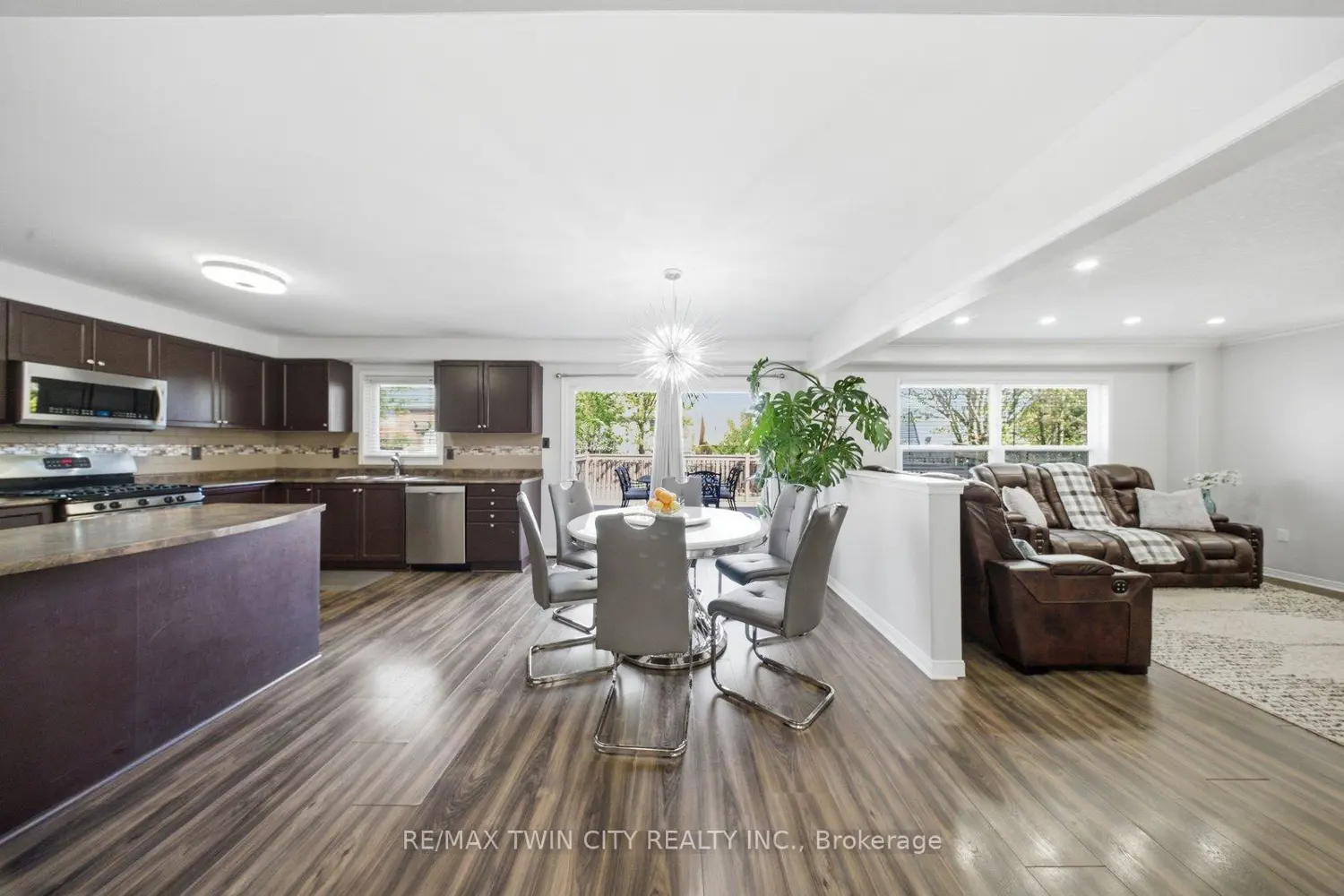 Additional image 8 of 20 Webb Avenue