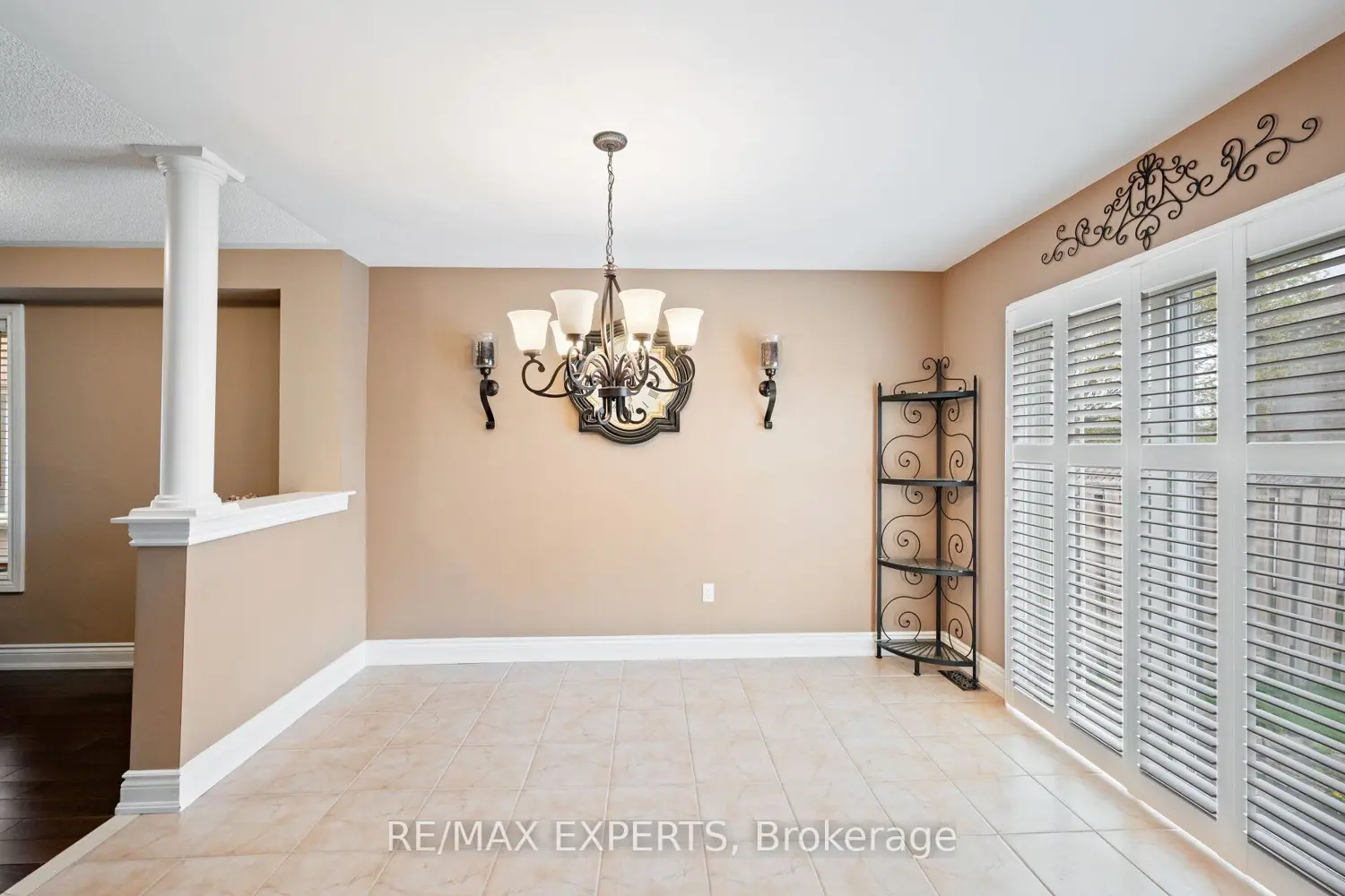 118 Senator Way photo 5