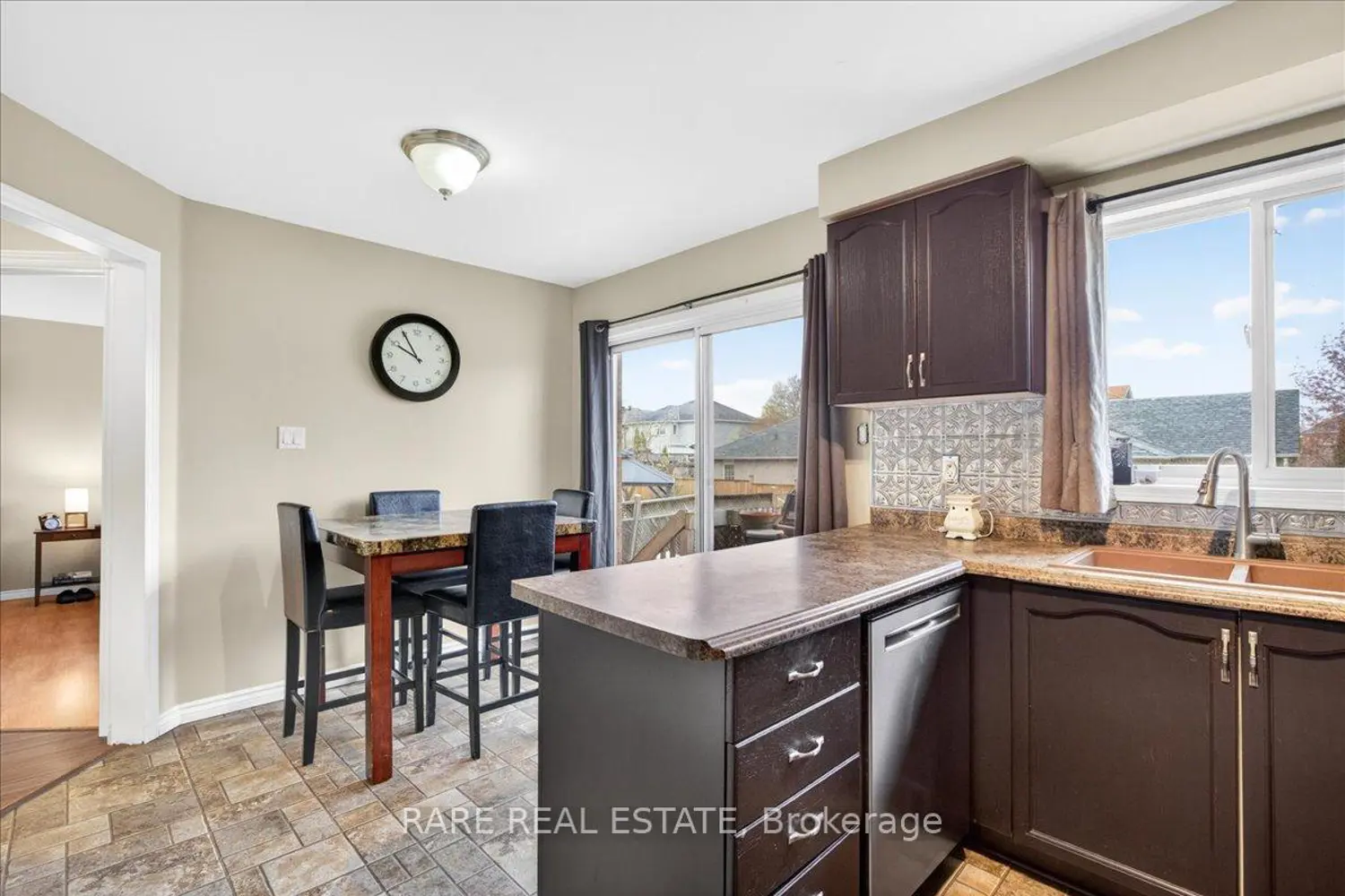 Additional image 15 of 1082 Kensington Street