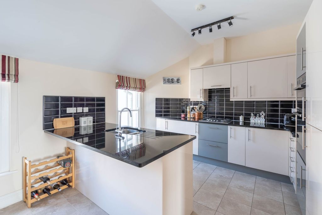 Additional image 3 of 2 bed flat for saleStation Road, Deganwy LL31