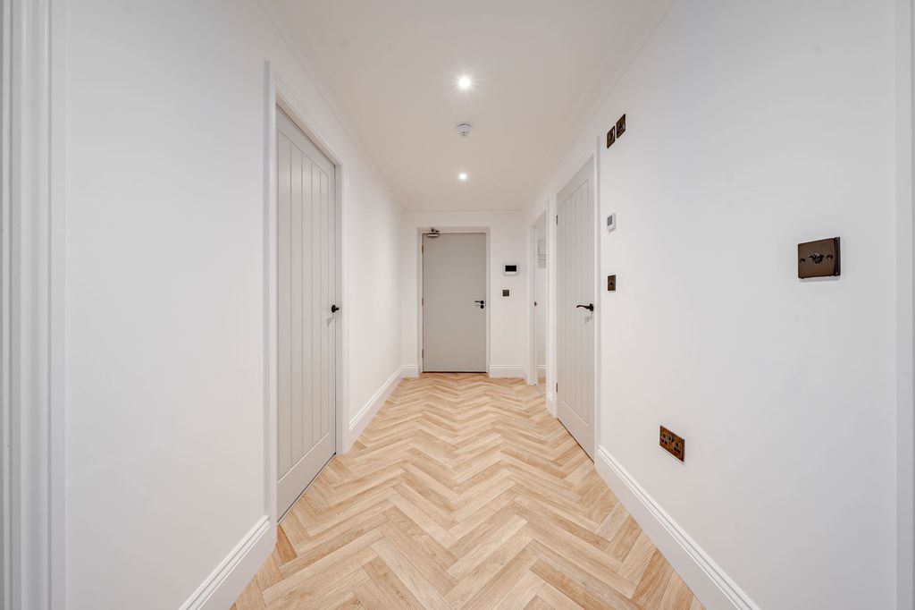 Additional image 9 of 2 bed flat to rentWayside Crescent, Harrogate HG2