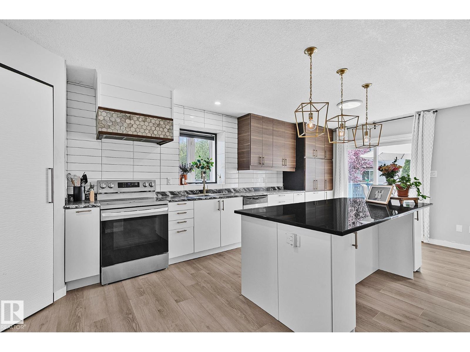 Additional image 5 of 3205 41a Avenue NW, Edmonton, AB, T6T1J4