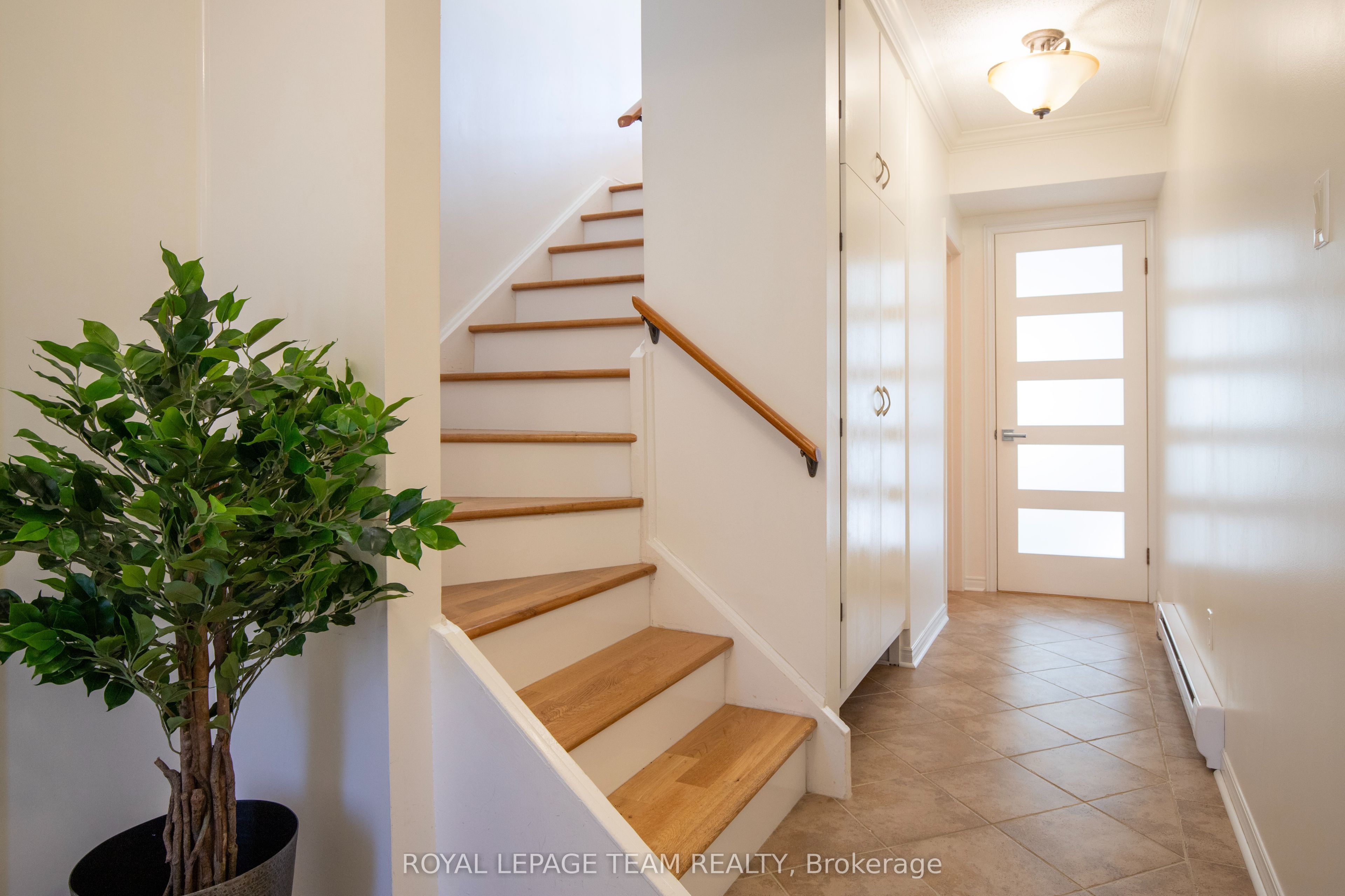 Additional image 3 of 8 Moorside Private, Ottawa, ON, K2C 3P4