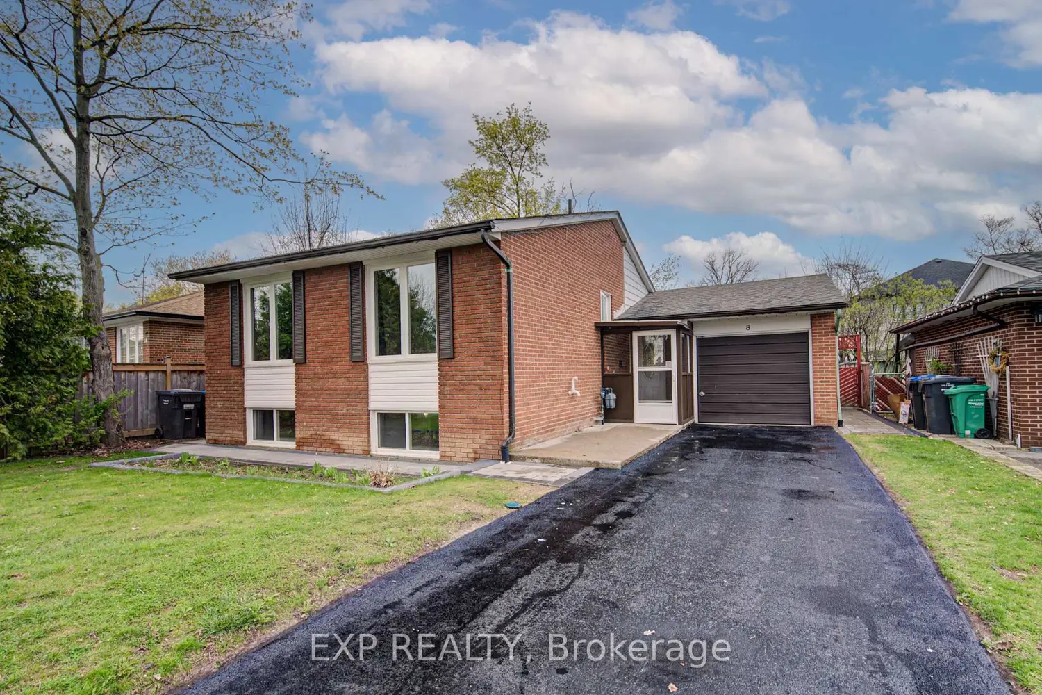 8 Sanford Crescent